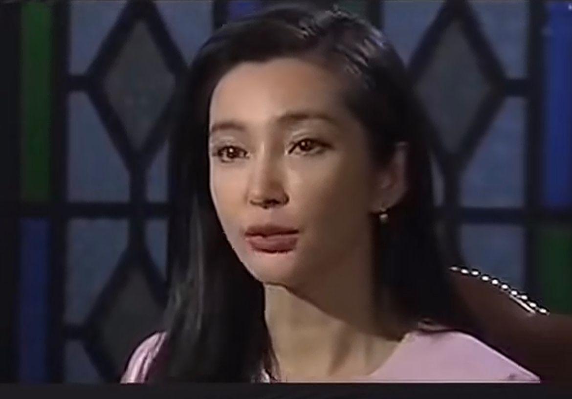 1995年，李冰冰一跃成为存款26万的“富婆”，她从来没见过这么多钱，也不敢一个