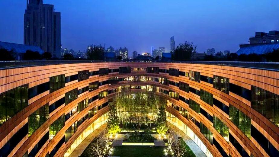 上海地产集团：REITs浪潮下，全周期资管战略的进阶之路