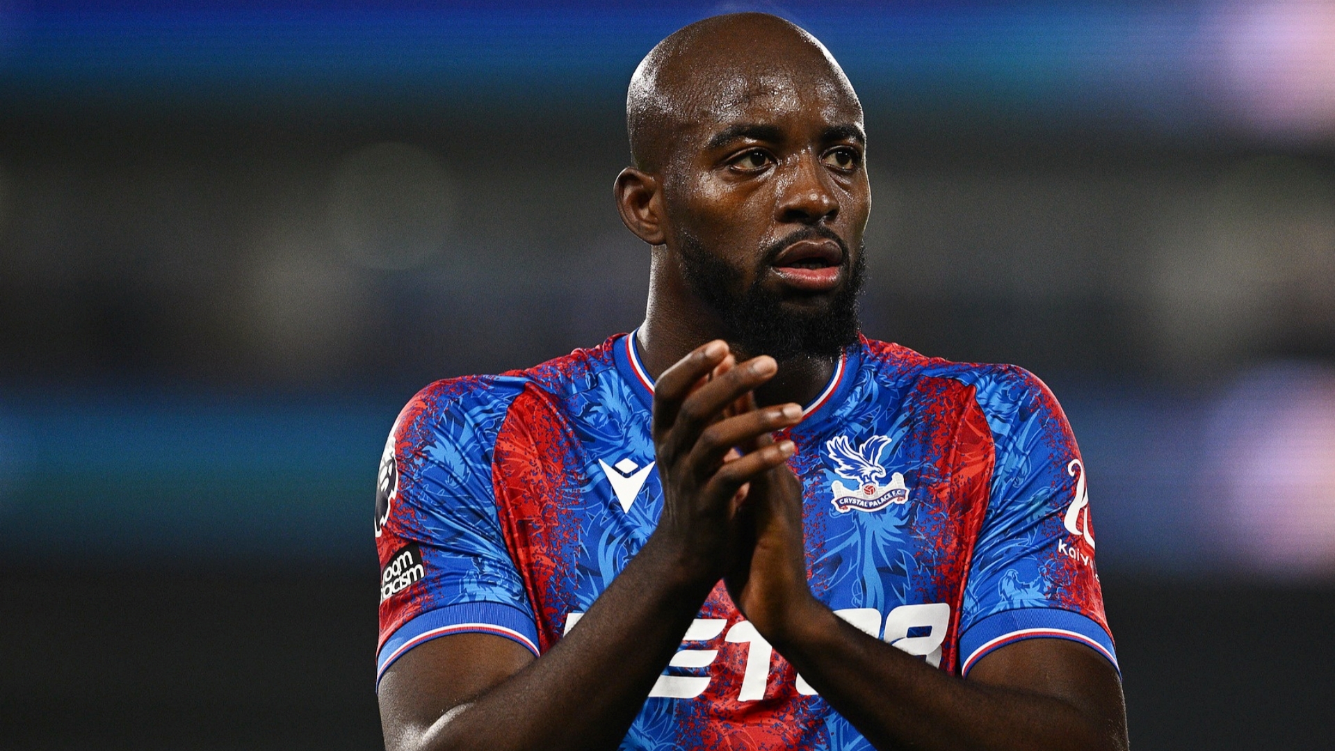 罗马诺表示：对于米兰的锋线，我们还在等待恩昆库的后续发展。
米兰仍在关注马特塔，