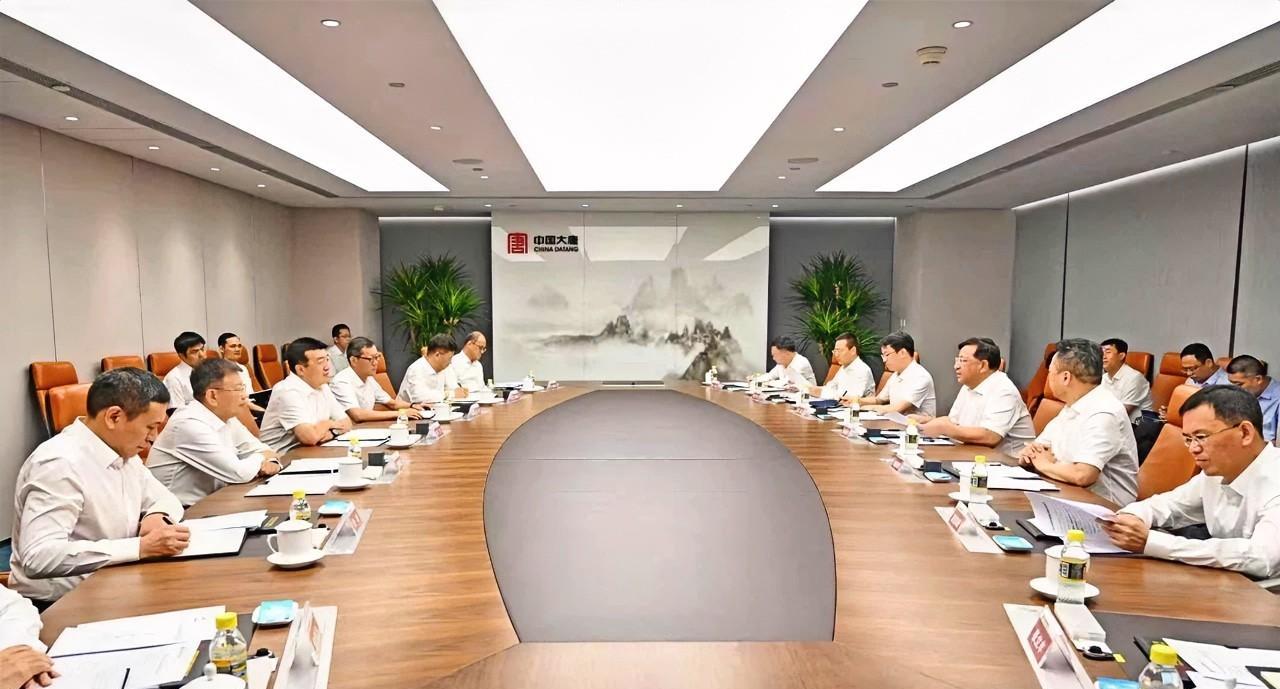 #高看品牌# 8月27日，中国铁建党委书记、董事长戴和根在京与中国大唐党组书记、