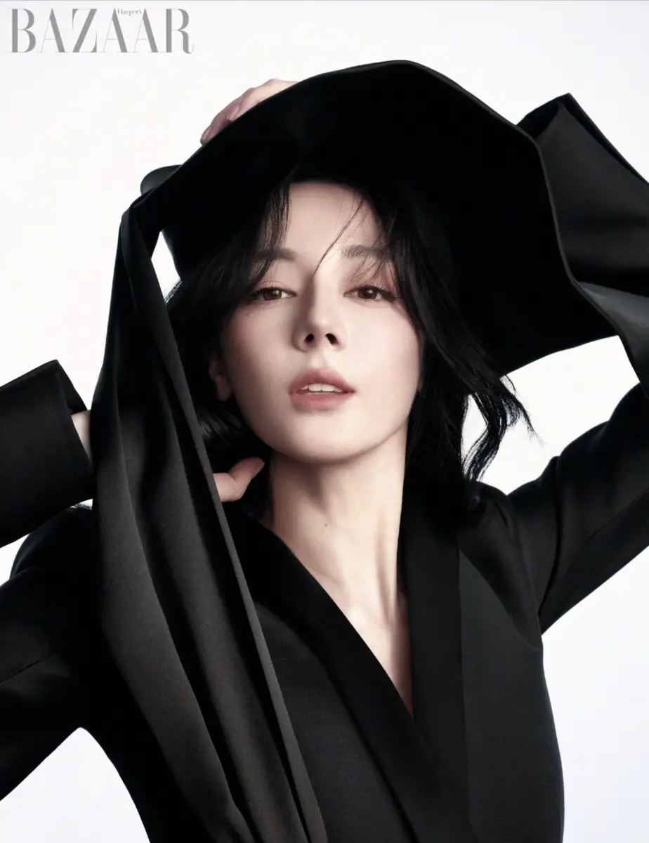 迪丽热巴黑西装宽檐帽！冷艳高级鲨疯了