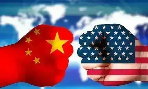 今儿有一好消息，还有一坏消息呢。
好消息就是美国如今腹背受敌呀。国内那债务危机闹