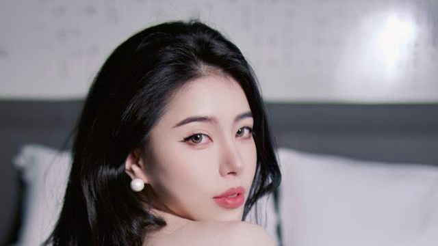 时尚网红郑力嘉正式受聘为世界文旅形象大使中国大湾区文旅推荐官