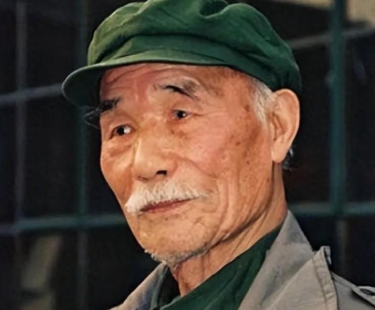 1978年，开国中将孙毅去理发，剪完后觉得头发还有点长，就让理发师再修一下，没想
