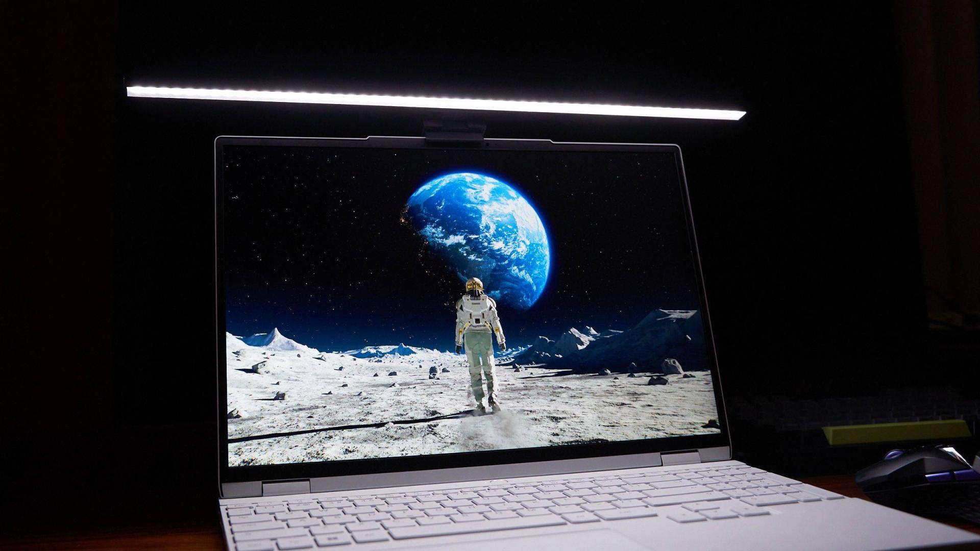 熬夜党救星！书客SKR1屏幕挂灯，百元花出千元体验