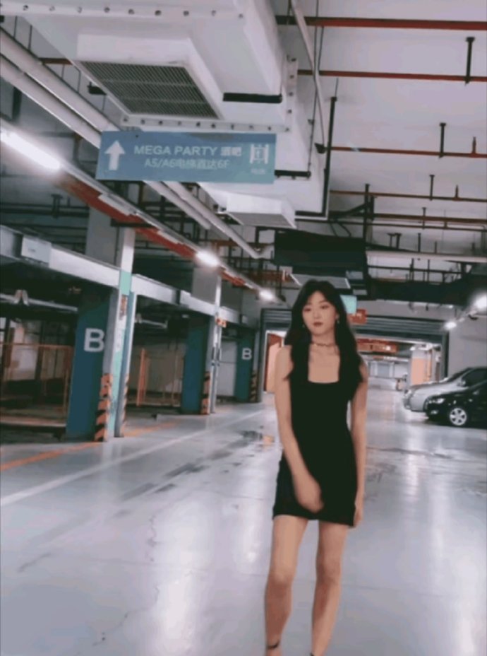 大长腿的孙千是有多美啊，这大长腿！ ​​​