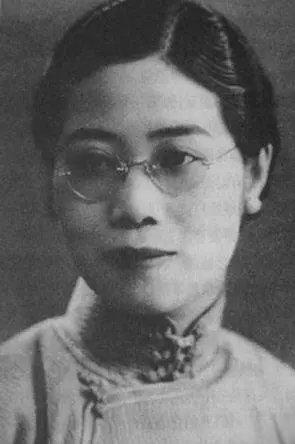 1935年，上海，66岁的熊希龄向中国第一女博士毛彦文求婚，女方万分震惊后提出2