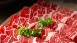 武汉女士19.9元购“原切牛肉””遇异味，自费检测揭行业潜规则