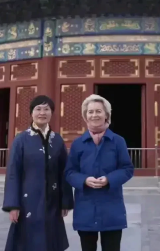 记得两年前来访时，与马克龙同期，安排驻欧盟大使，全程陪同一起，给足了冯德莱恩的面子！