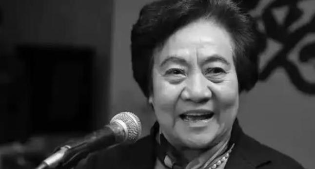 平民总理吴桂贤逝世了，百姓在网上自发举行了各种悼念活动，说实话，那年代的干部，大