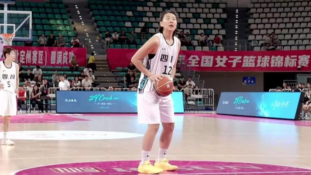 就在今天下午传来女篮新动态，84-50四川女篮大胜厦门白鹭，李梦缺席锦标赛