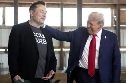 特斯拉股价大跌，特朗普发帖称，马斯克为国办事表现出色，却遭激进左派联合抵制，他将