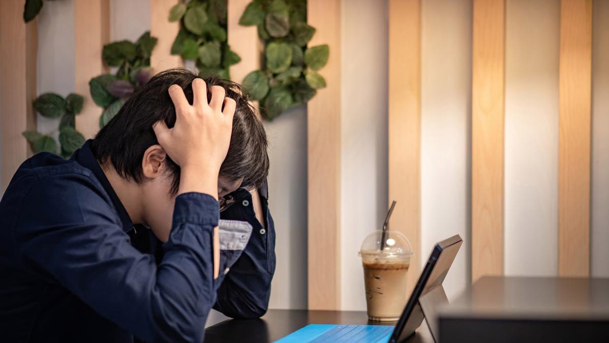 明明睡了8小时，还是没精神？你可能是慢性疲劳综合征，如何改善