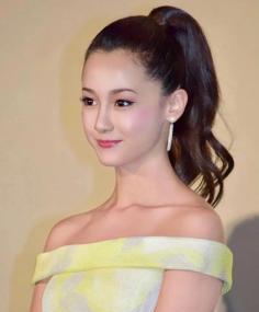 2009年，“亚洲第一美人”泽尻英龙华在婚前协议里规定，一个月只能过5次夫妻生活