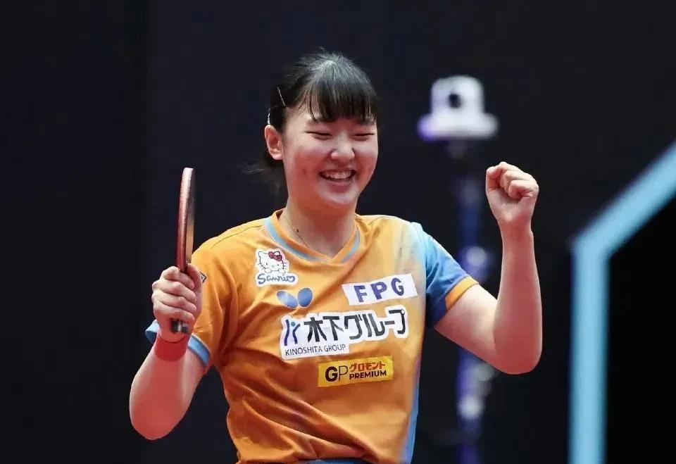 张本美和轻松晋级八强！
WTT伊瓜苏球星挑战赛刚刚结束了一场女单八分之一决赛。