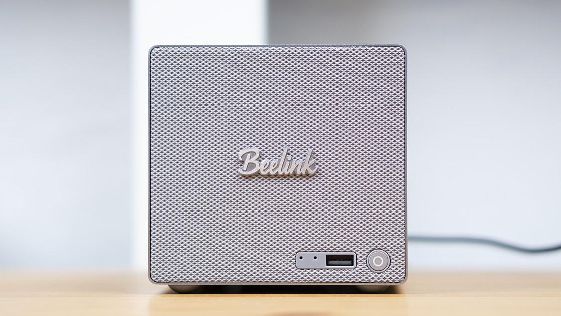 极致身材、全新架构，强悍性能，新生代NAS，零刻ME PRO体验！