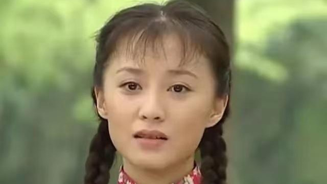 49岁可云扮演者徐露现身海南！夕阳下起舞，回应网友对她容貌上的看法：长大是每个人的必修课