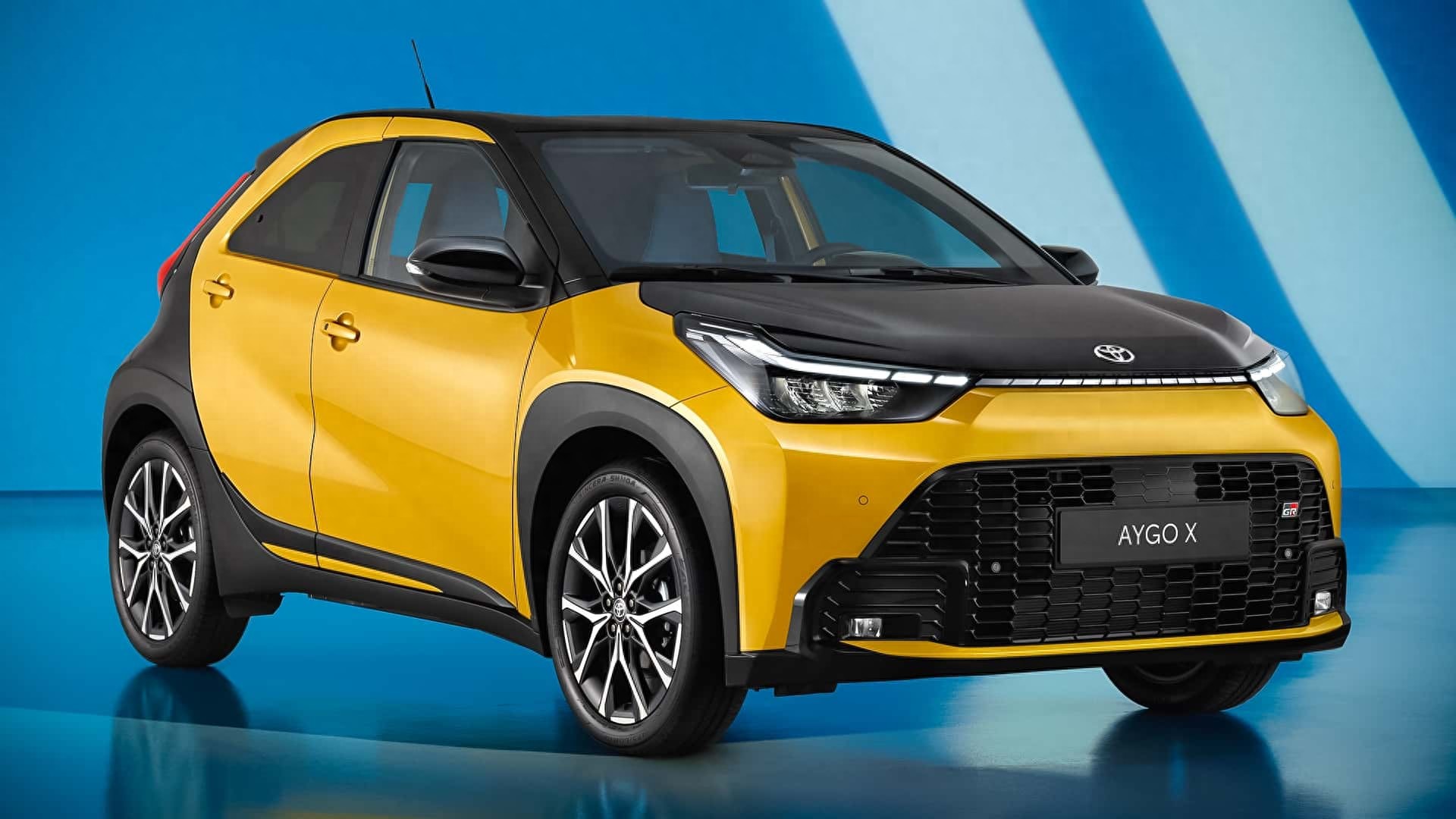 比亚迪曾经致敬的丰田小车如今推出新款 搭载1.5L混动系统 油耗更低