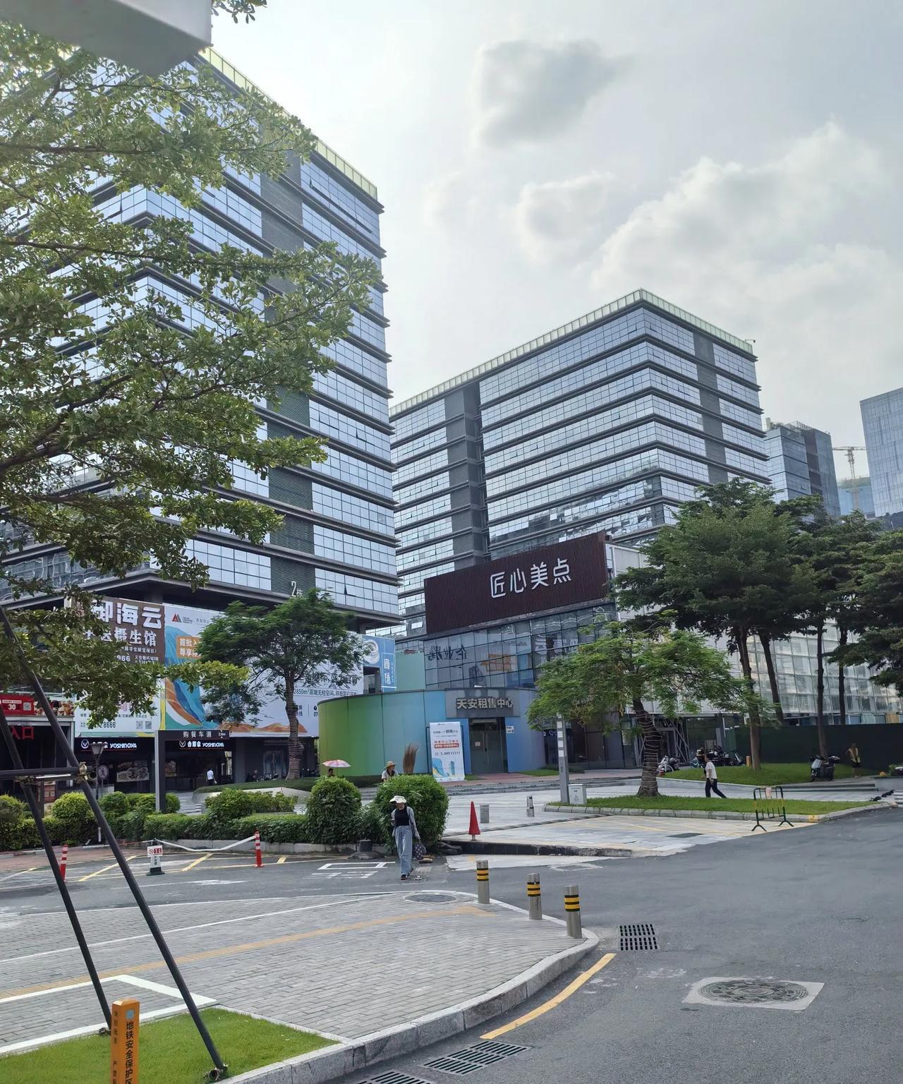 另外，电影《731》值得重点关注。它承载着伤痛、屈辱、仇恨与敬畏，建议大家带上孩