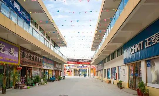 当今做建材的朋友个个都艰难无比！
①是价格都太透明，成交价格低廉，根本包不住费用