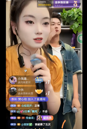 阿朱如果照这样下去，她在山歌圈会混不下去。

       何晓英和佳乐宝宝的百