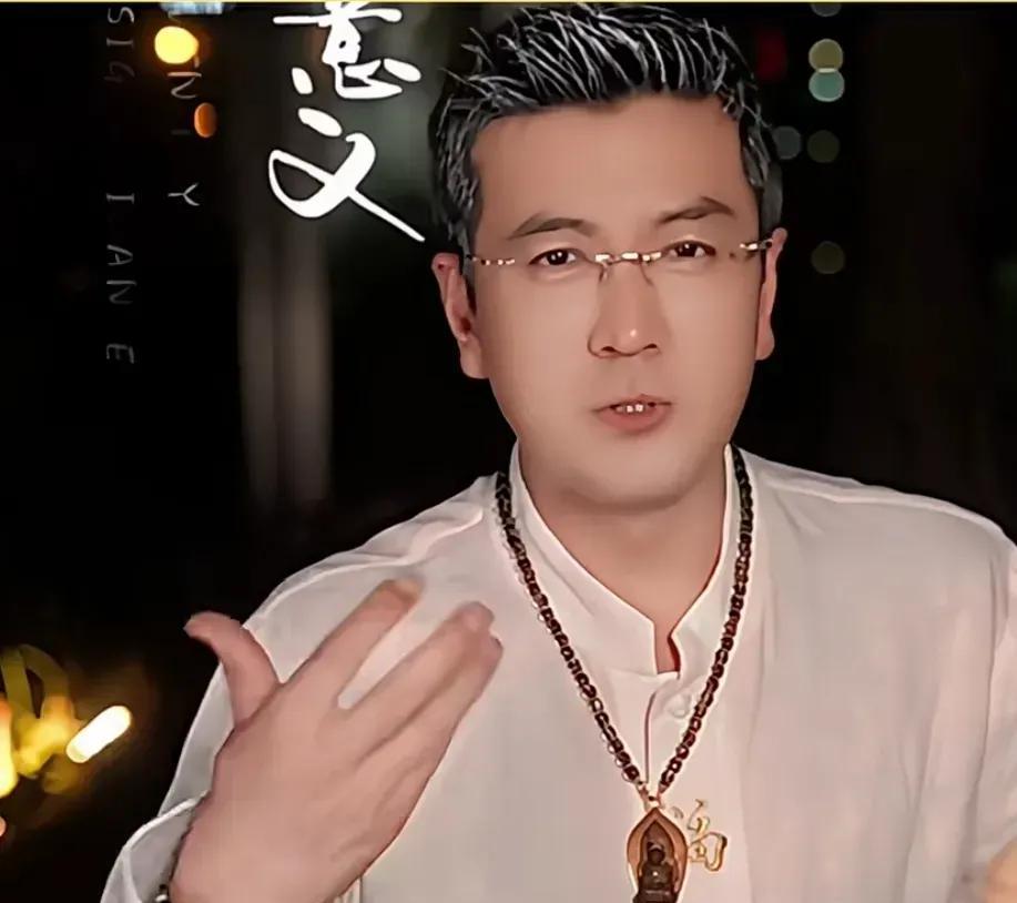 杨子失去了黄圣依
估计后悔了吧
刚开始各种看不上黄圣依
黄圣依有良好的家教
多次