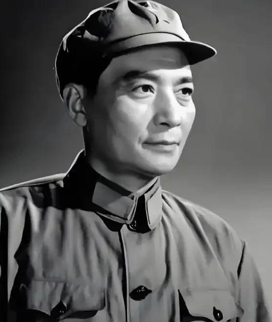 他是上影演员剧团的老演员，他主演、参演了《鄂尔多斯风暴》、《年轻的一代》（图二）