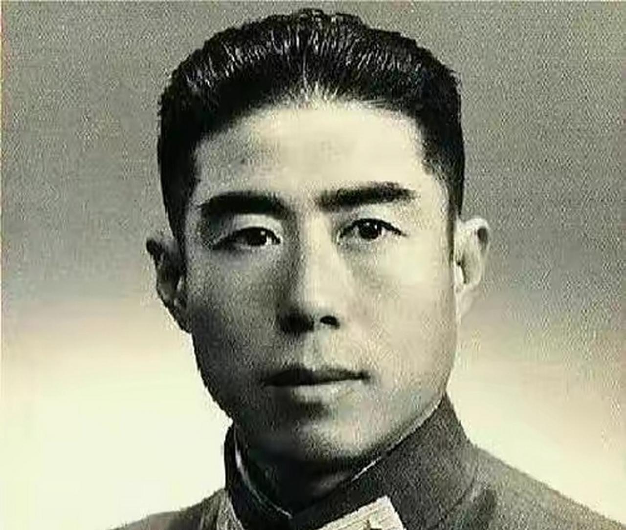 那句清炖鸡来咯的话音还未在酒楼包间里完全散去，郭绍绪手中的枪口已经冒出了青烟。他