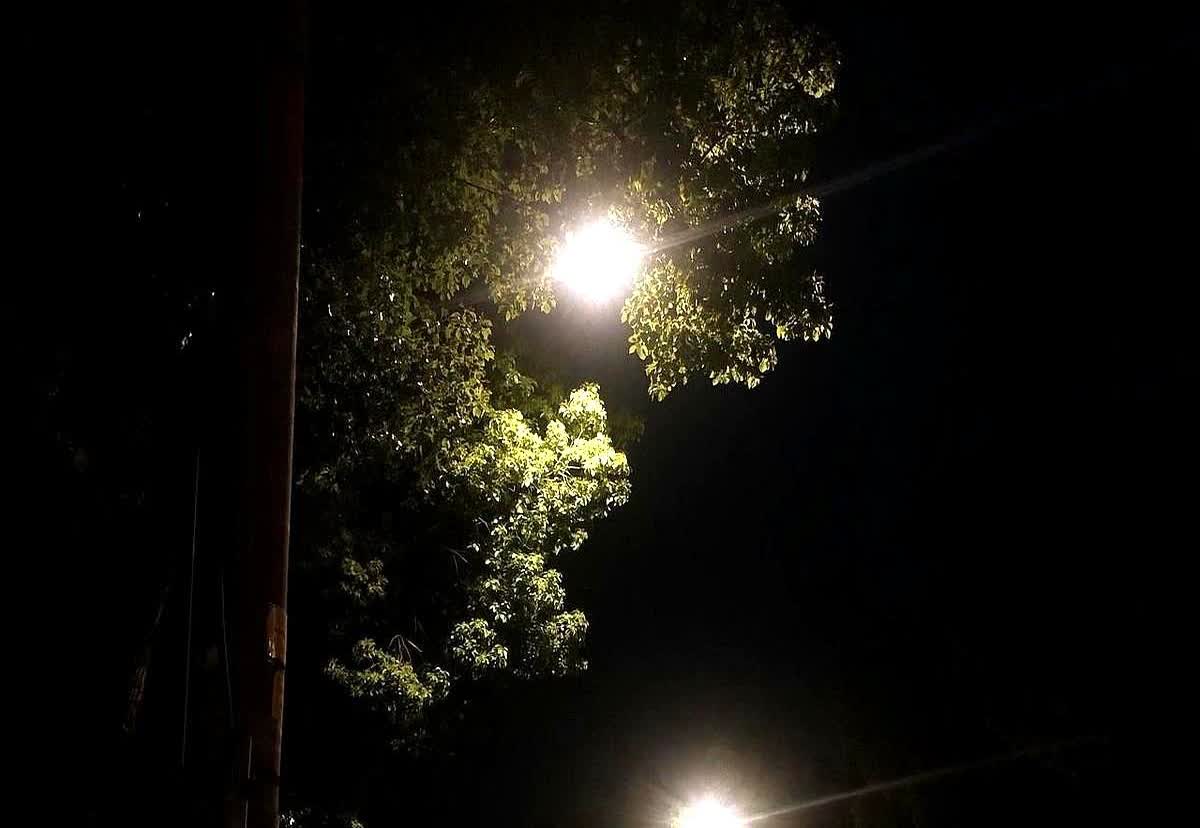 三年情人分手，两个月我们已经不联系了。

他没有回复我的最后一条信息，我也没