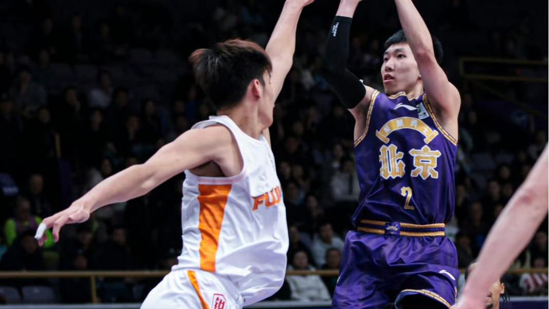 CBA广西双子星对决，廖三宁VS庞峥麟，老表相见，致敬青春与梦想