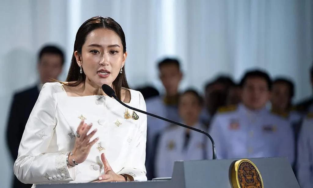 泰国总理通话录音引发争议，8名内阁成员正式辞职。泰国这个民族遇事不是抛弃分歧一直