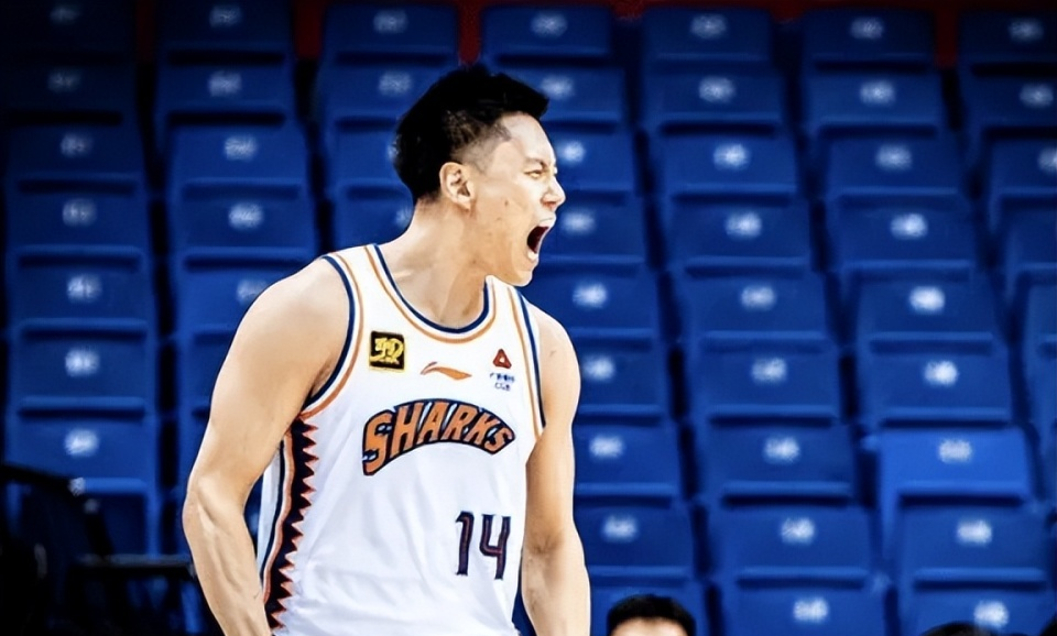 CBA常规赛青岛119-107击败上海，上海队下半场崩盘遭逆转。虽然输球，但年轻