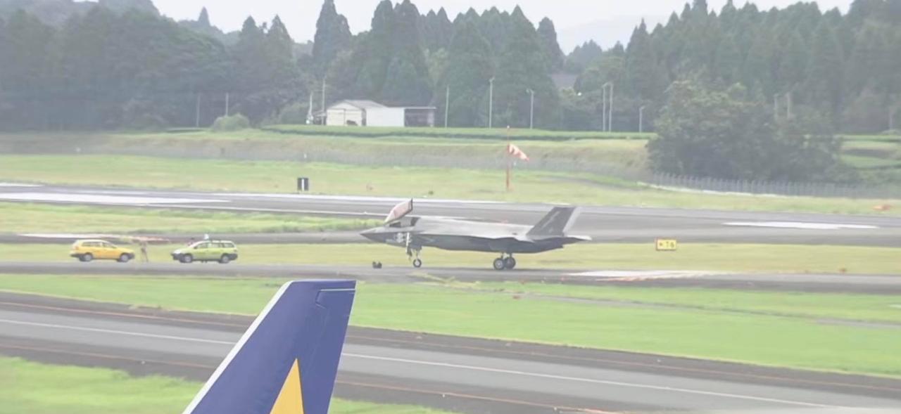 类似事件发生不到两个月后，又一架英国皇家海军F-35B闪电II战机在日本鹿儿岛机