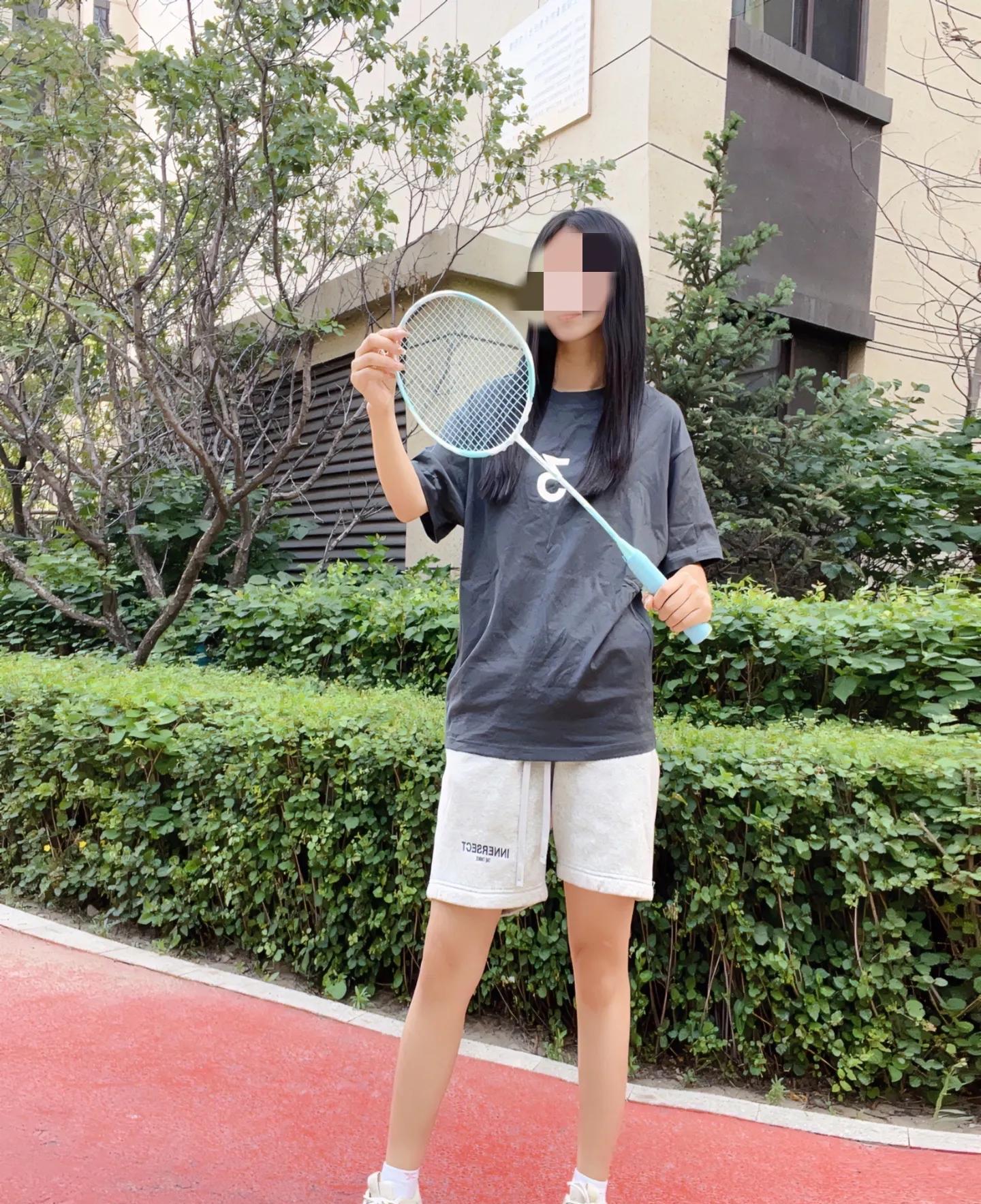 我女儿高一抑郁，休学后才好转。2020年，女儿高一时，一次考试失利让她意志消沉，
