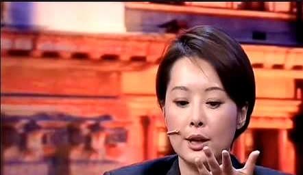 演员袁立说：“我应该是不会生孩子了，我是因为拍戏错过了最佳的生育年龄，你看啊，成