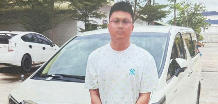 中国老板柬埔寨打死员工











兄弟们，这事儿真让人火大，柬埔寨那