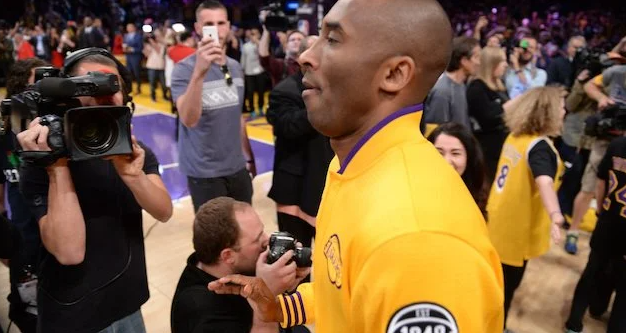 湖人自媒体Lakers Nation更新社交媒体，发布了一则科比-布莱恩特球星卡
