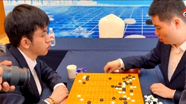 王星昊首夺围棋世界大赛冠军 打破了“王姓棋手无世界冠军”魔咒