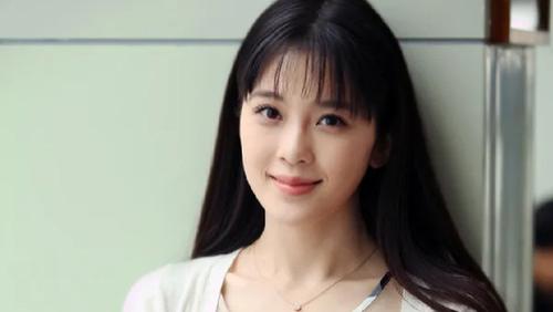 赵樱子高调官宣恋情后表白林更新，引人心疼赵丽颖惹争议