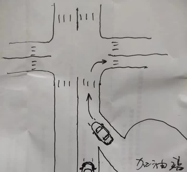 本人刚开车三个月，最近遇到一件挺迷惑的事。
我给常在离我家很近一个加油站加油，