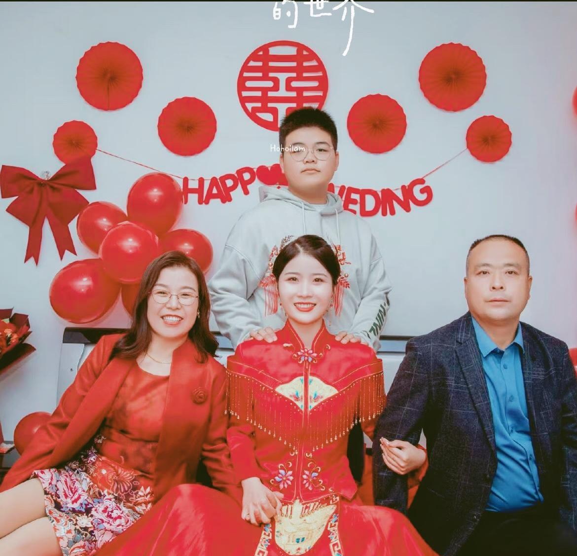 感觉这妹子被规训的很厉害，能忍，贤良淑德.....
