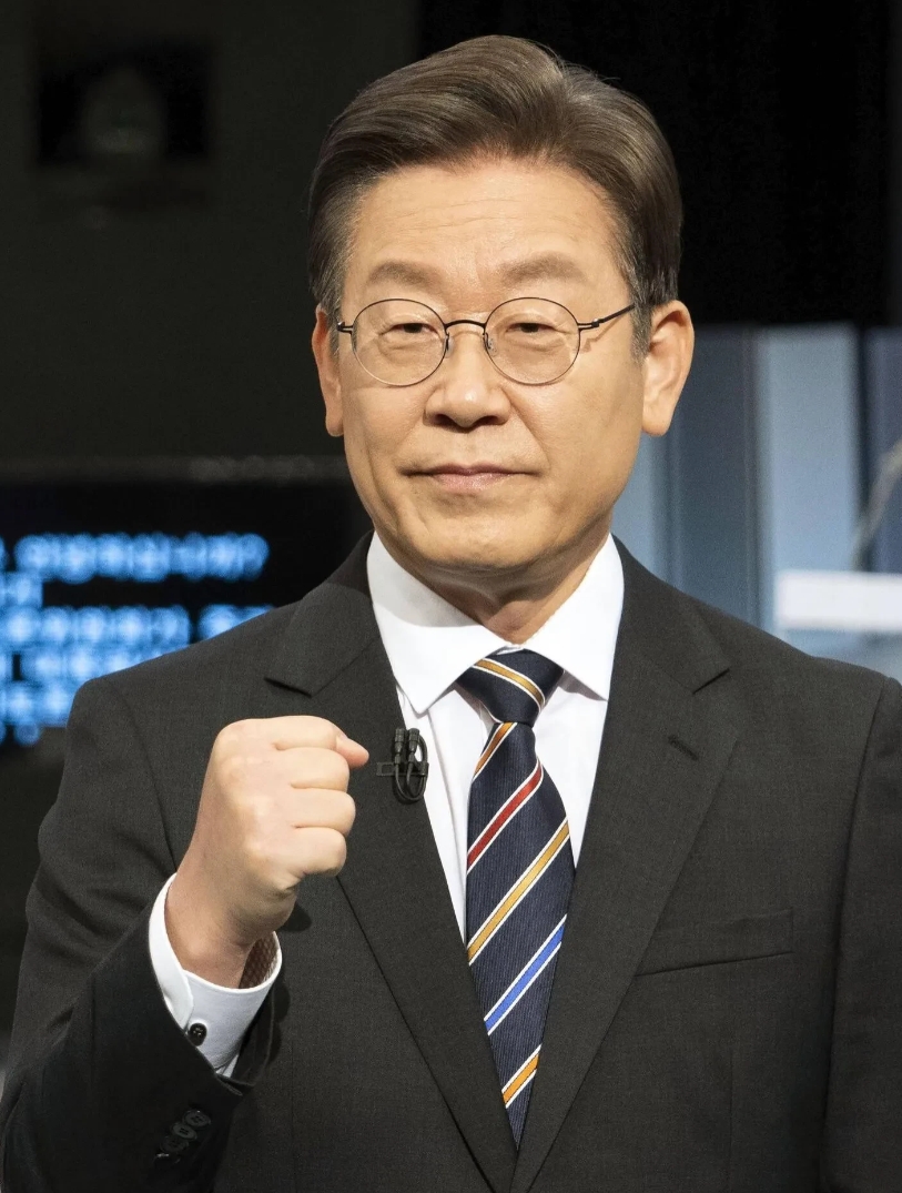现在最慌的人，是尹锡悦。从目前情况看，李在明当选韩国总统的希望很大，李在明在之前