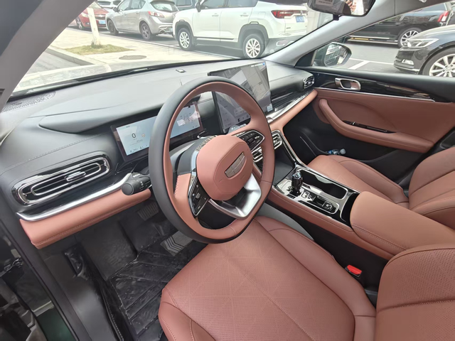 提车16天行驶了629公里的用车感受
分享爱车的空间，油耗以及隔音。
空间：空间