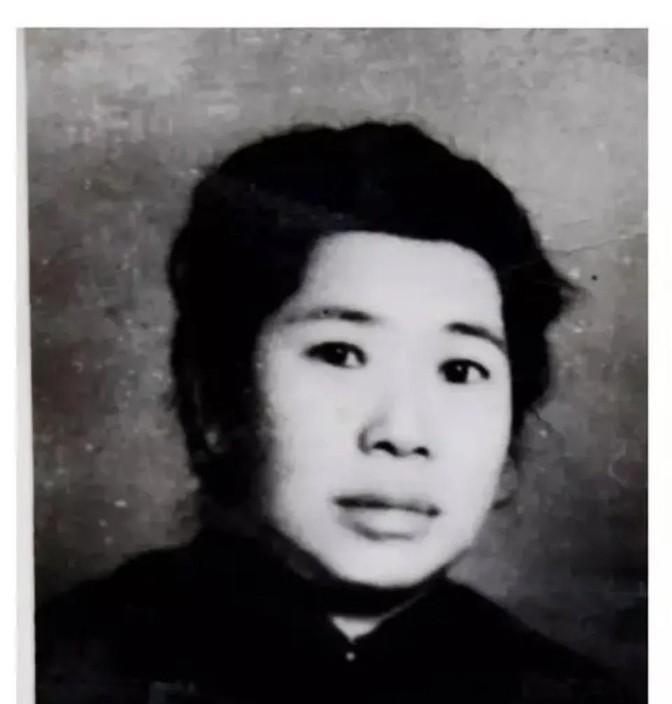 1939年，被捕入狱的女战士在给鬼子洗衣服时，发现了自己丈夫的衣服，她瞬间明白了