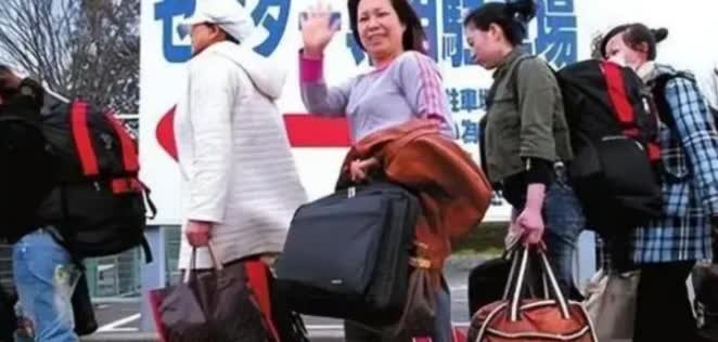 为什么大量的有钱人爱往日本跑，根本原因只有一个，这里真的很适合放纵！
 
日