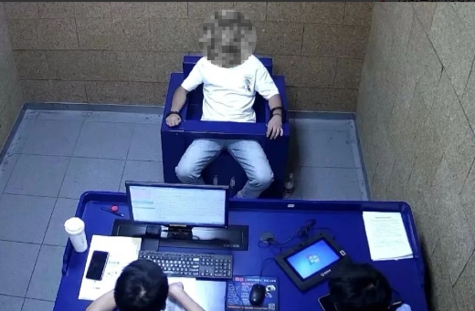 浙江嘉兴，一男子为讨好女网友，主动发了个500元红包，聊了一段时间后，又觉得女网