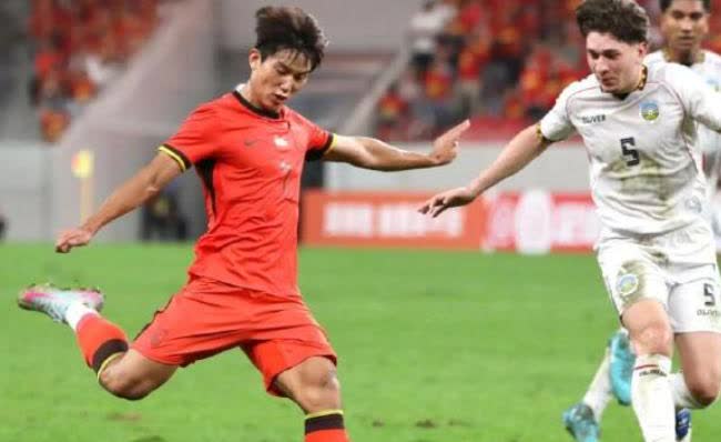 一夜之间国足U22两名球员全国出名了！
国足U22有两名球员一夜间火遍全网，第