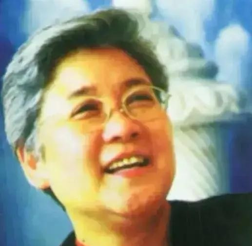 翻译家被下放种地











唐闻生，曾是尼克松访华时的重要翻译，风光