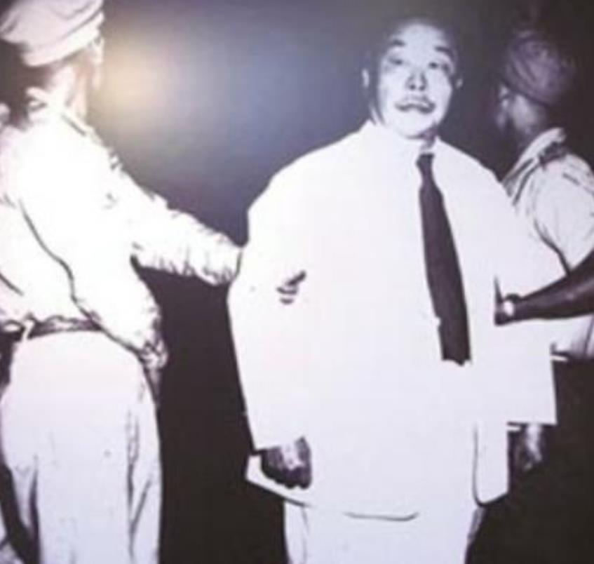 1950年6月18日，国民党上将陈仪被执行枪决，行刑前，蒋鼎文让士兵端来酒食，陈
