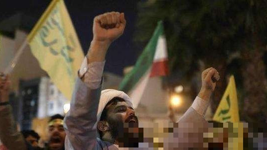 50℃高温下，54万难民遭抛弃！伊朗挥驱逐令背后藏着死亡威胁？